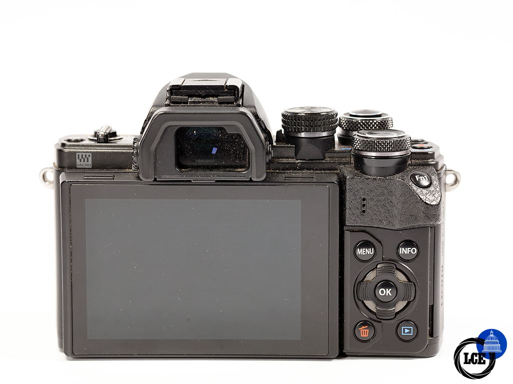 Olympus E-M10 II BODY *BOXED*