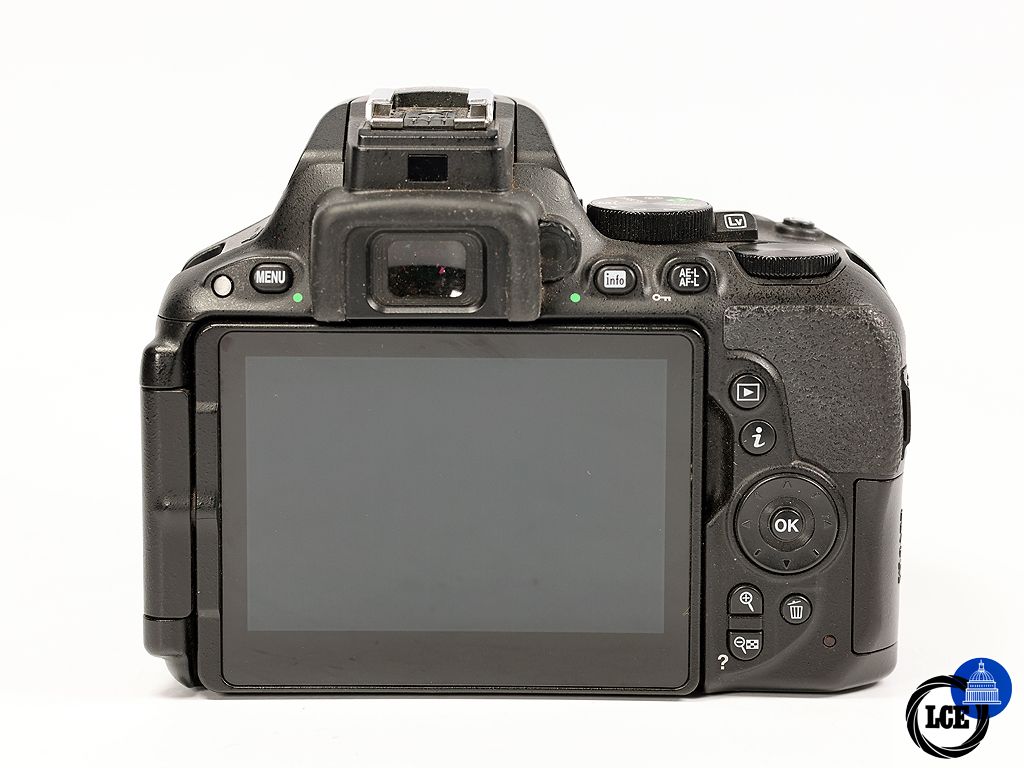 Nikon D5500 BODY *BOXED*