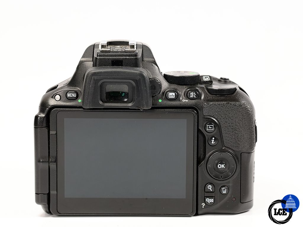 Nikon D5500 BODY *BOXED*