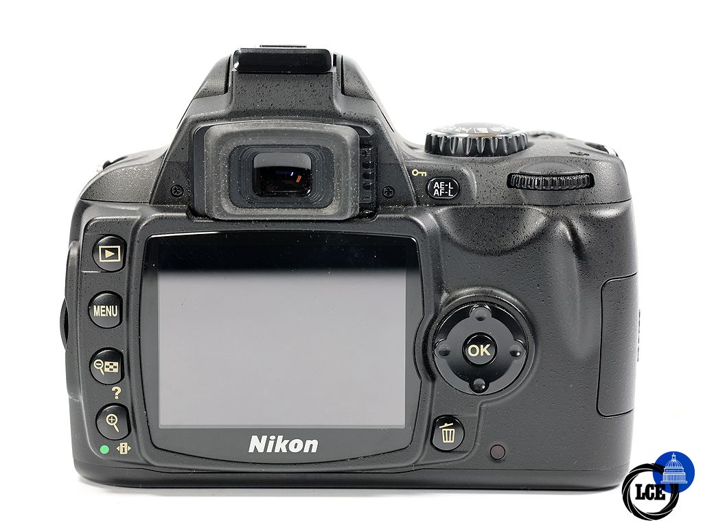 Nikon D40X + 18-55mm f/3.5-5.6 G ED II 