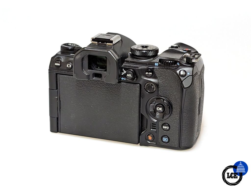 Olympus OM-1