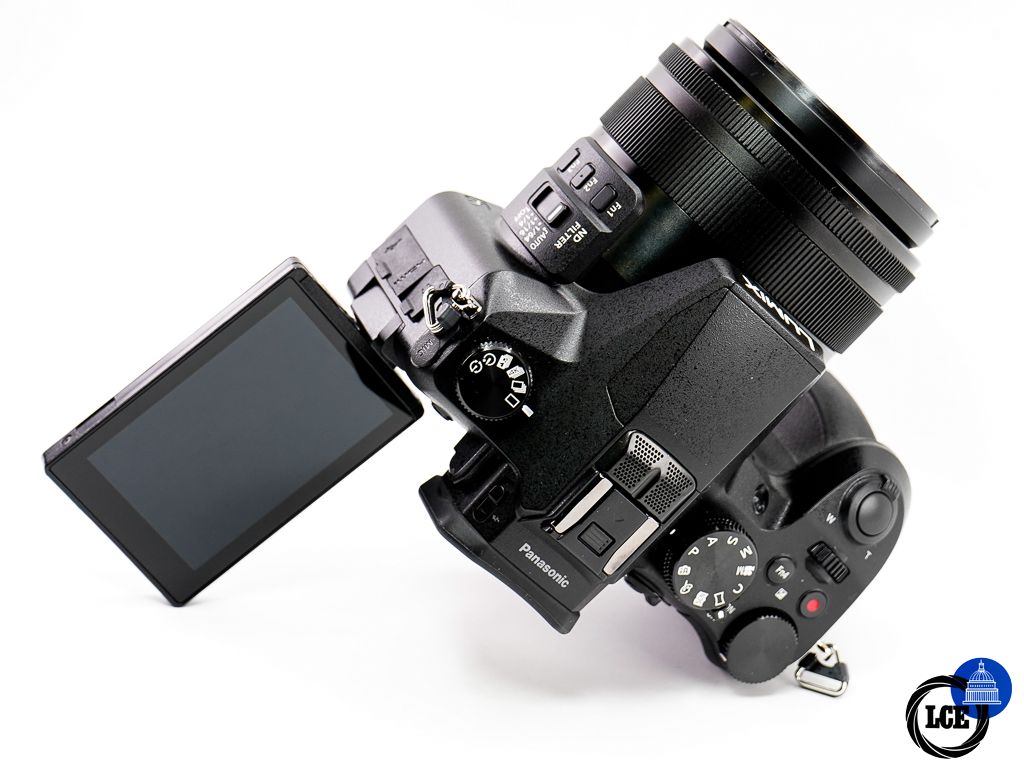 Panasonic Lumix FZ2000