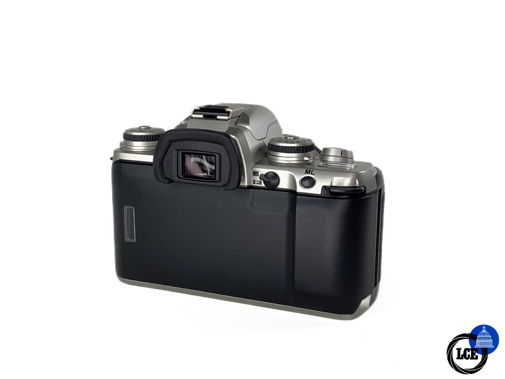 Pentax MZ-5N + 28-70 F4