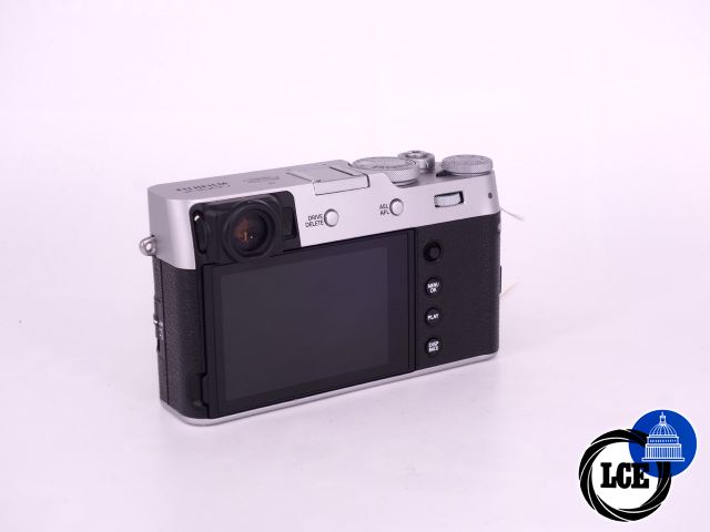 FujiFilm X100 V Silver