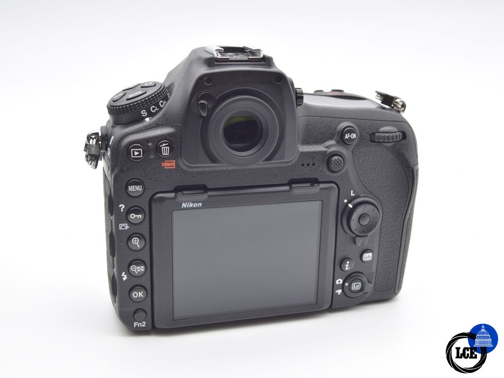 Nikon D850 Body (1033 Shutter Actuations) Boxed.
