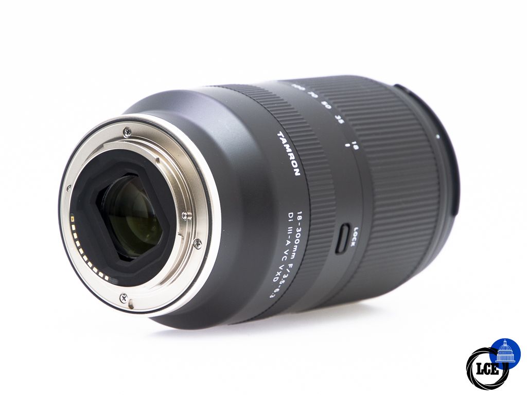 Tamron 18-300mm f/3.5-6.3 Di III-A VC VXD - Sony E