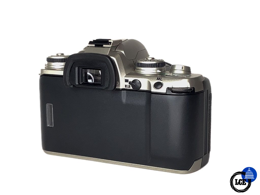 Pentax MZ 5N + 28-70mm F4