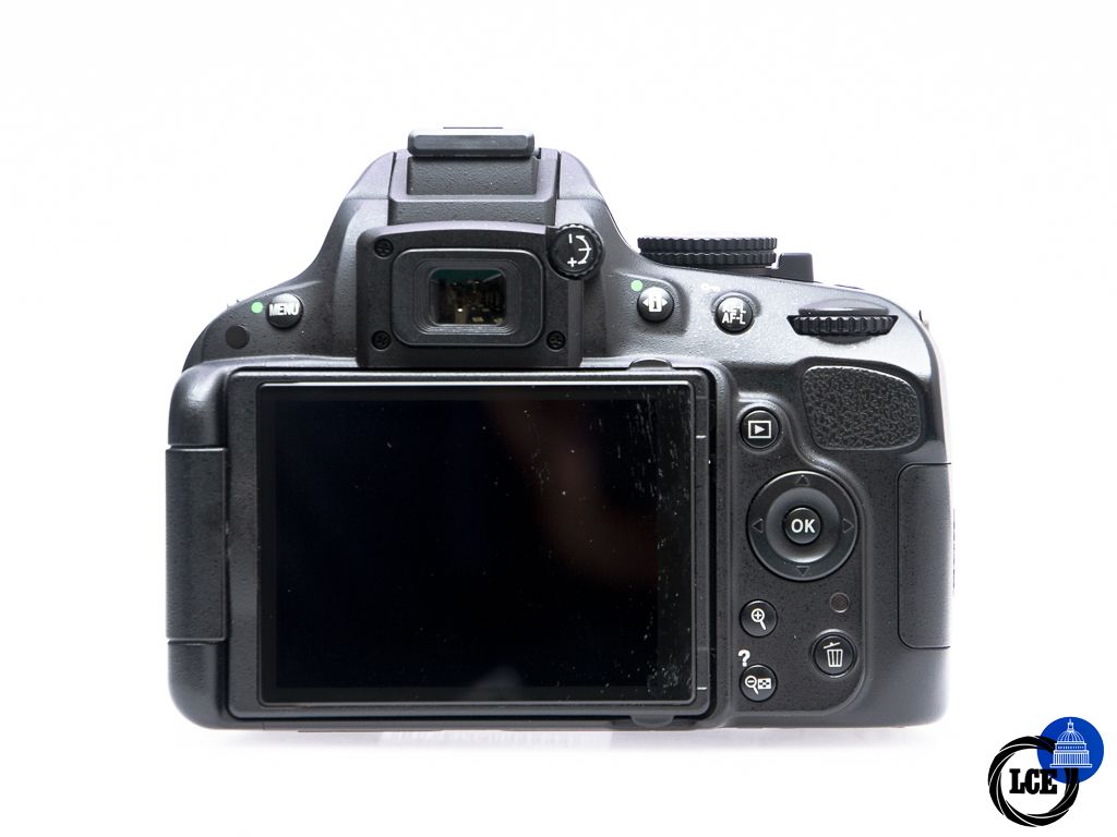 Nikon D5100 + AF-P 18-55mm VR