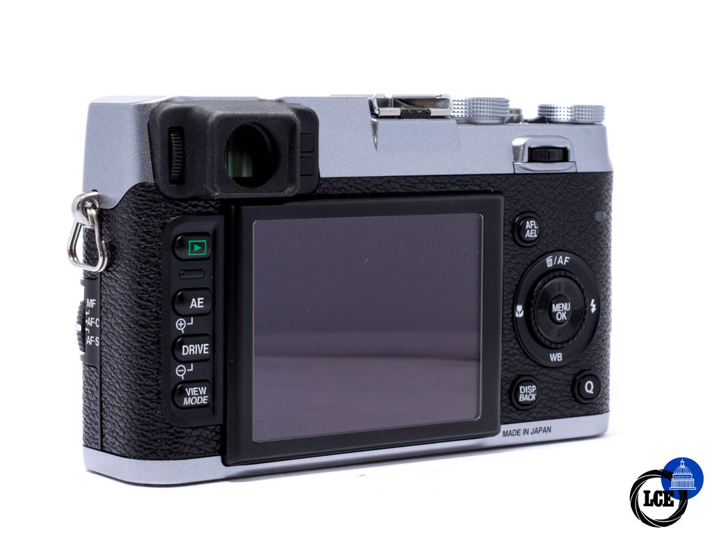 FujiFilm X100S SIlver + Leather case *Boxed*