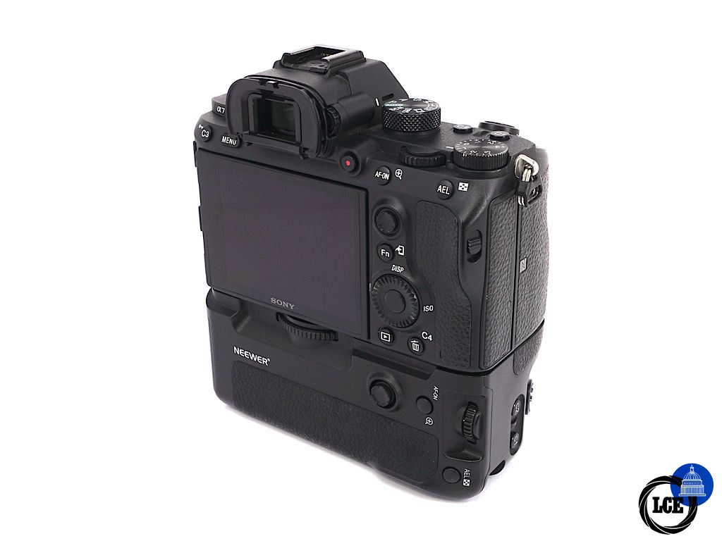 Sony A7 III + Neewer NW-A9 Pro Grip - Boxed | 4*