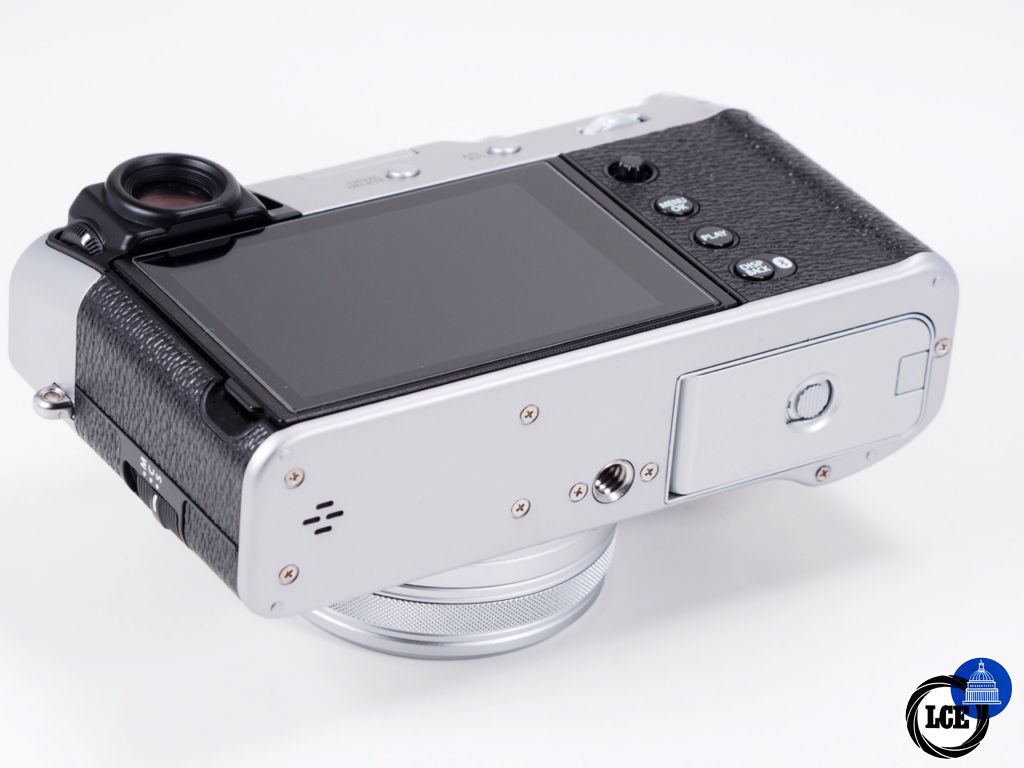 FujiFilm X100 VI (Silver) & Case