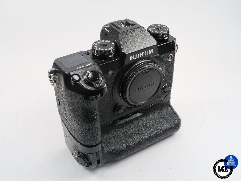 FujiFilm X-H1 w/ grip