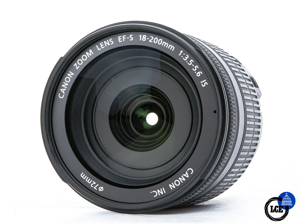Canon EF-S 18-200mm f3.5-5.6 IS