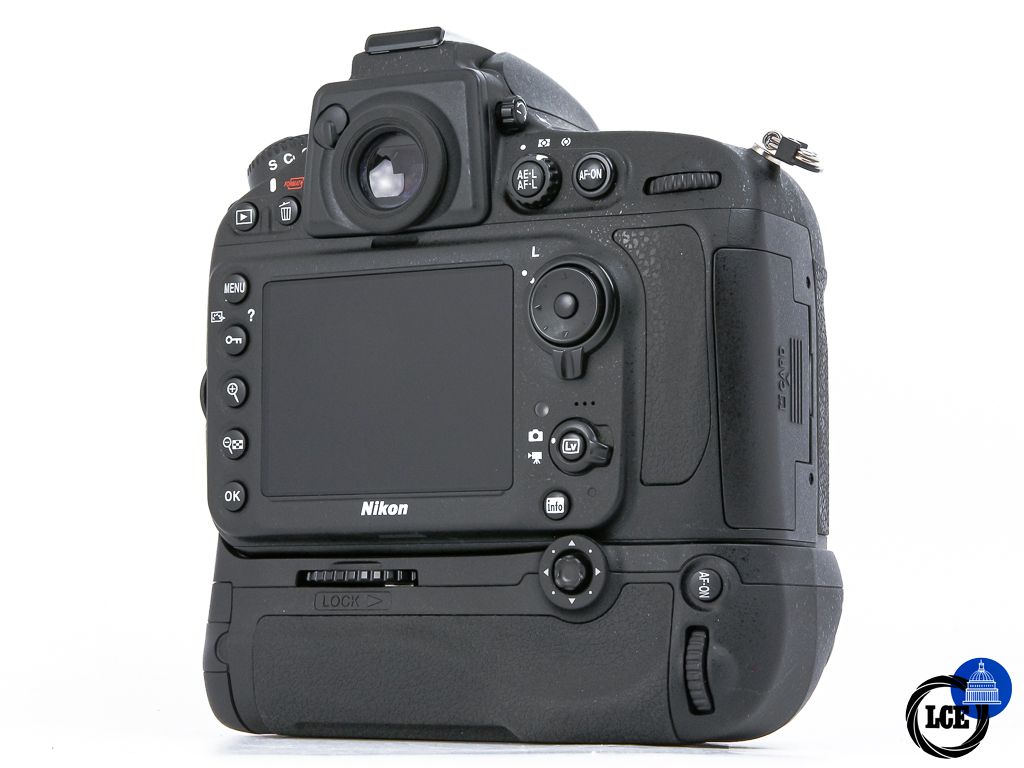 Nikon D800 + MB-D12 **<1k Shutter Count**