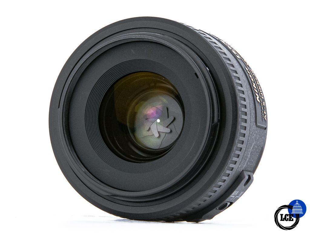 Nikon AF-S 35mm f1.8 G DX