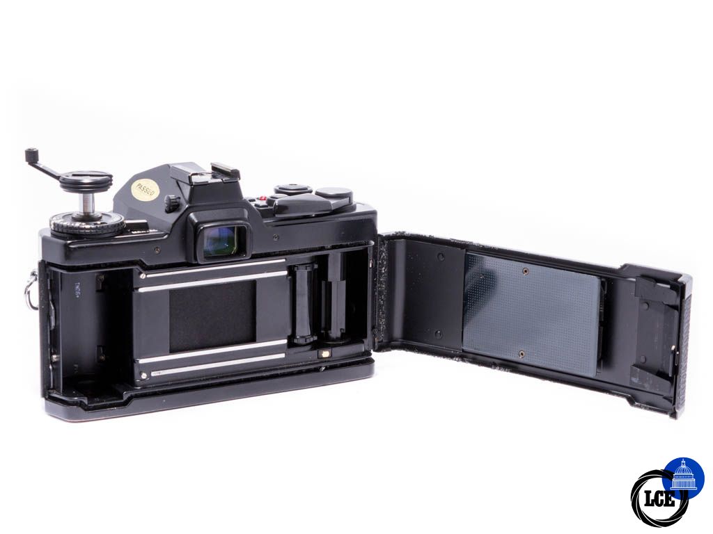 Olympus OM-4 Black + Zuiko 50mm f1.8 Auto-S