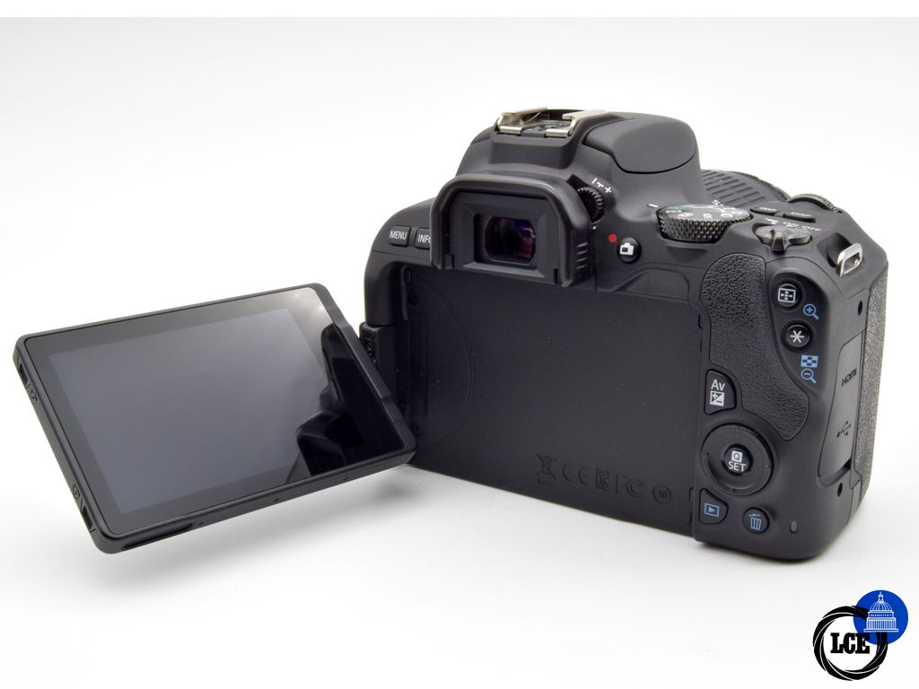 Canon EOS 200D + EF-S 18-55mm f/3.5-5.6 III 