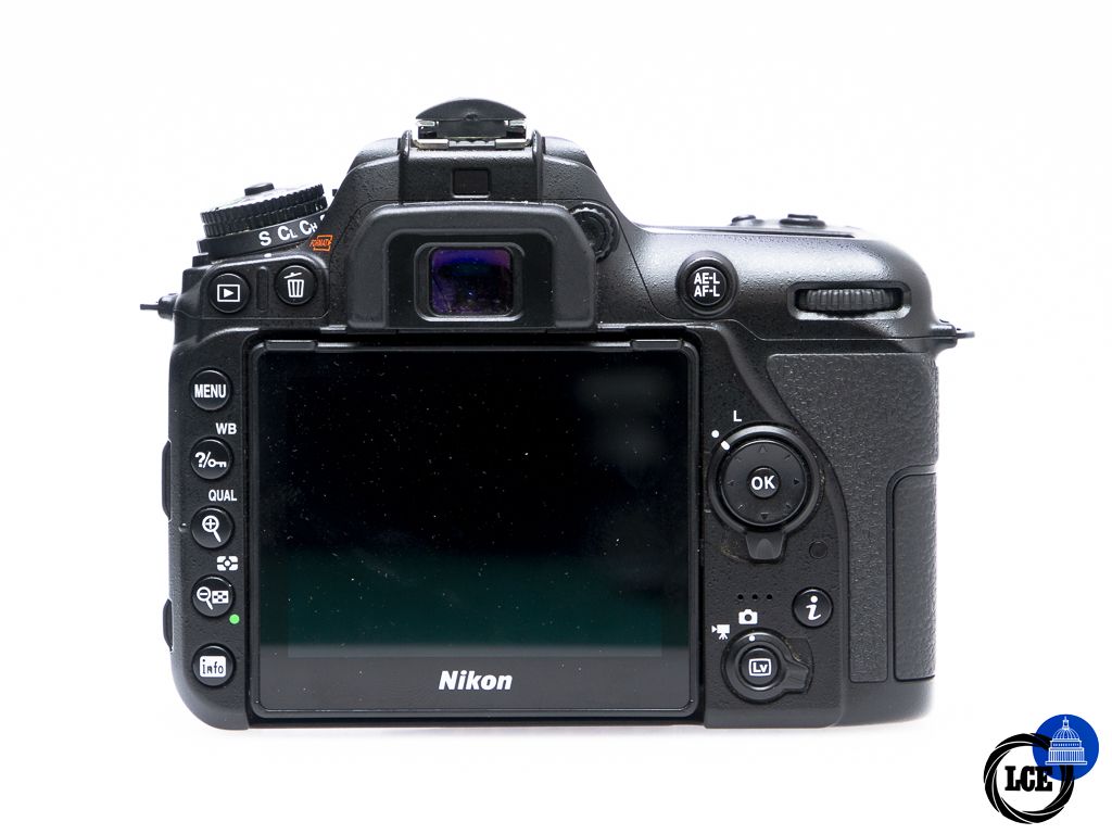 Nikon D7500 + AF-S 18-140mm DX ED VR