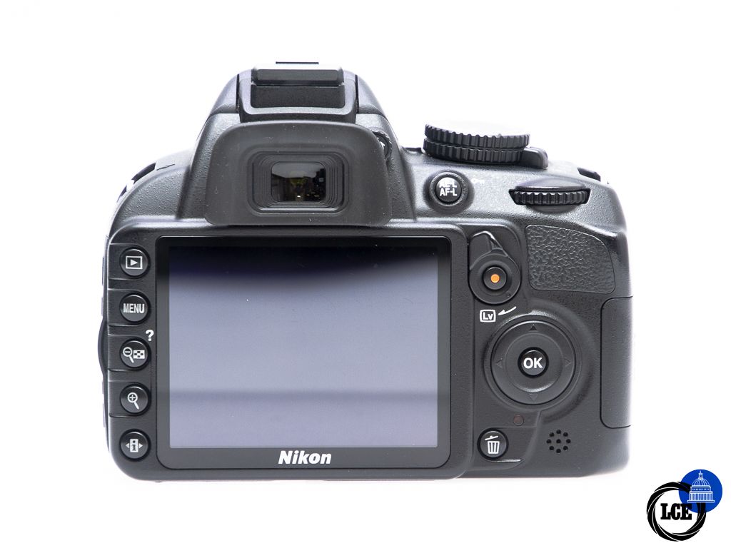 Nikon D3100 + AF-S 18-55mm DX VR