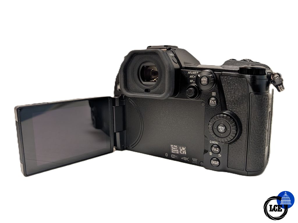 Panasonic Lumix G9 Body - Low 775 Shutter Count!