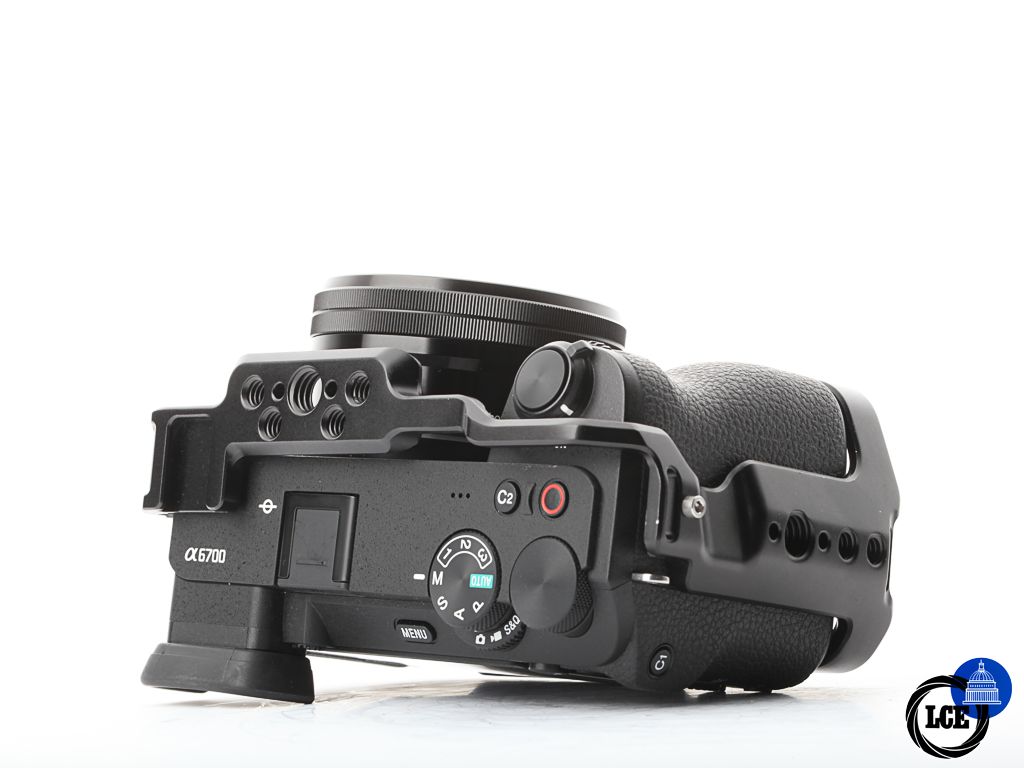 Sony A6700 + 16-50mm + Cage | 10113441