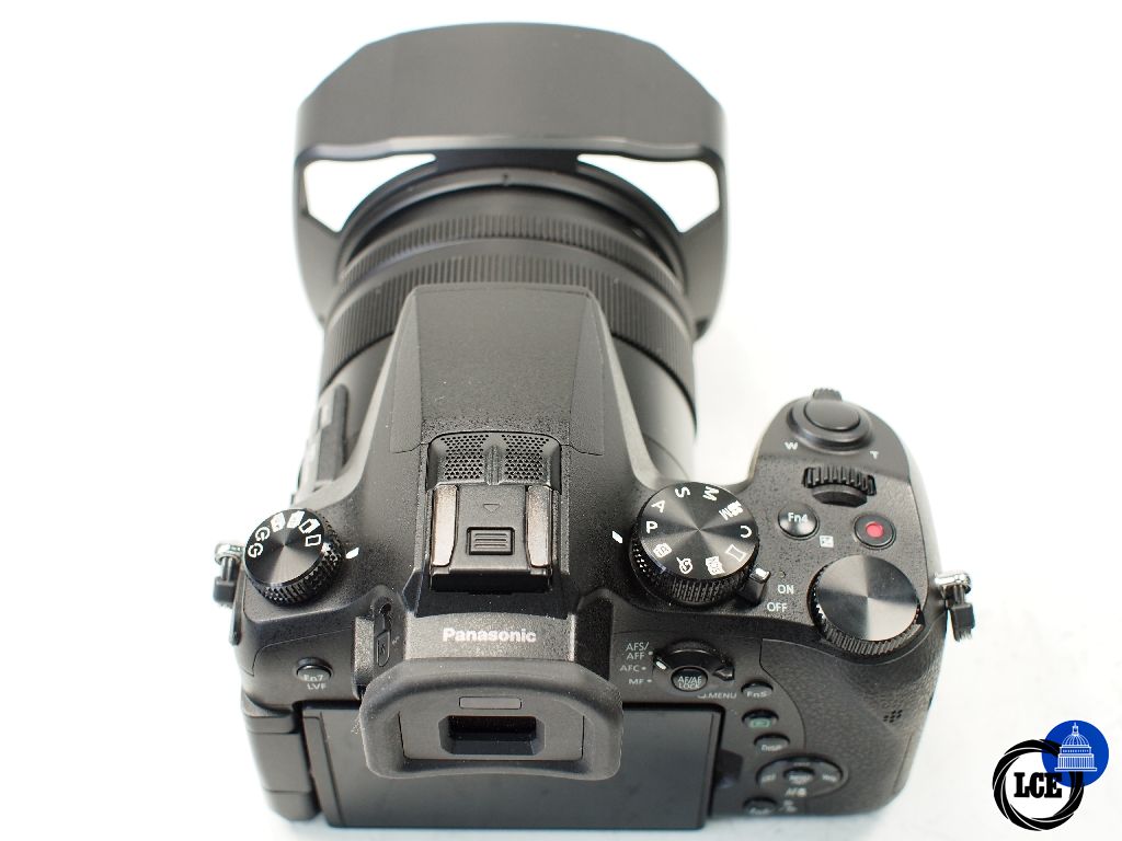 Panasonic Lumix FZ2000