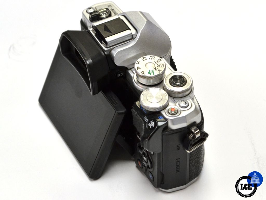 Olympus OM-D E-M10 III