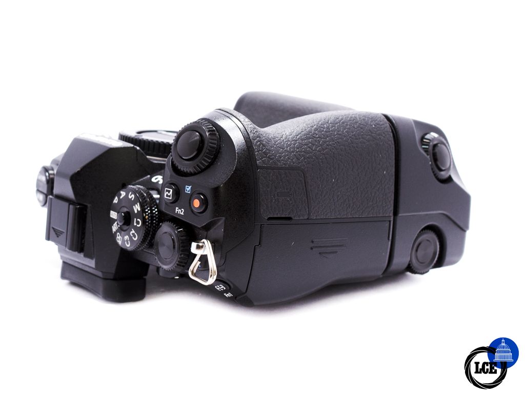 Olympus OM-D E-M1 II + HLD 9 Grip *Boxed*