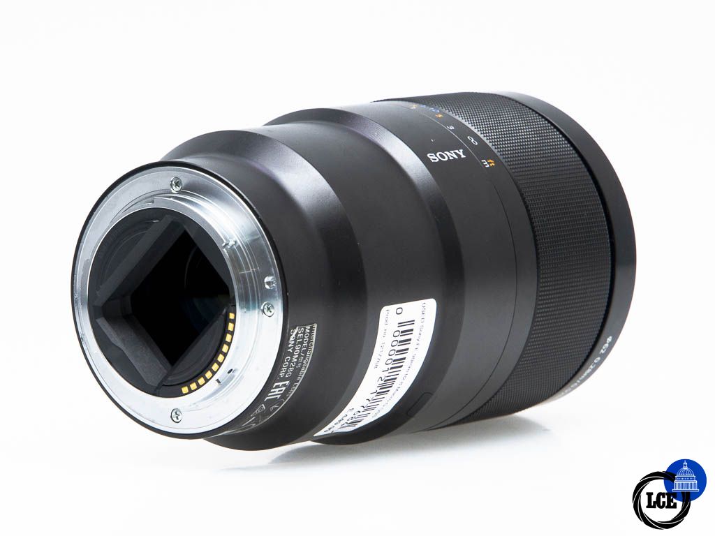 Sony FE 90mm f/2.8 Macro G OSS