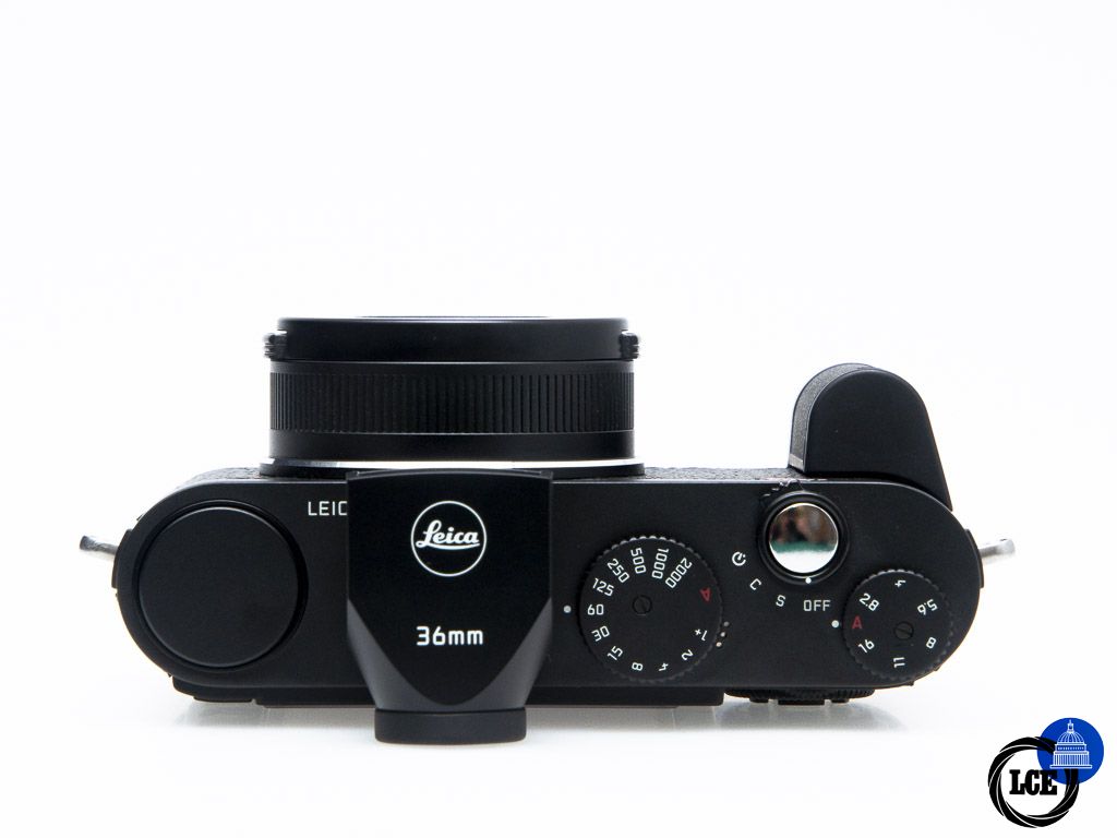 Leica X1 + Grip + Case + Viewfinder