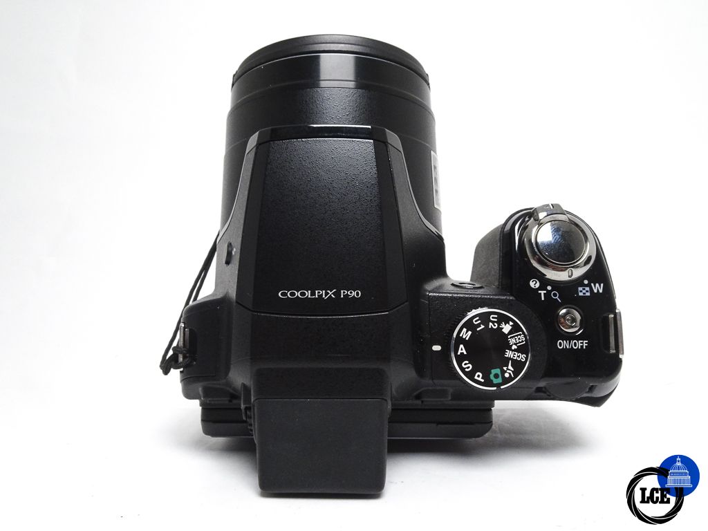 Nikon P90