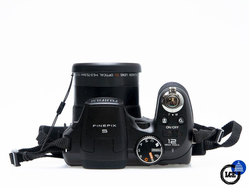 FujiFilm Finepix S1600