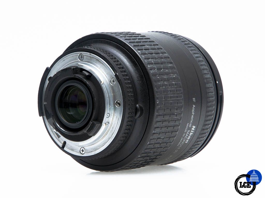 Nikon AF-D 24-85mm f/2.8-4 Macro 