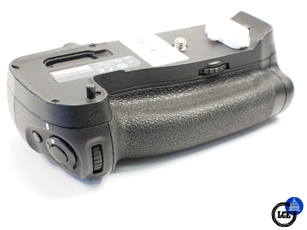 Nikon MB-D17  (D500)
