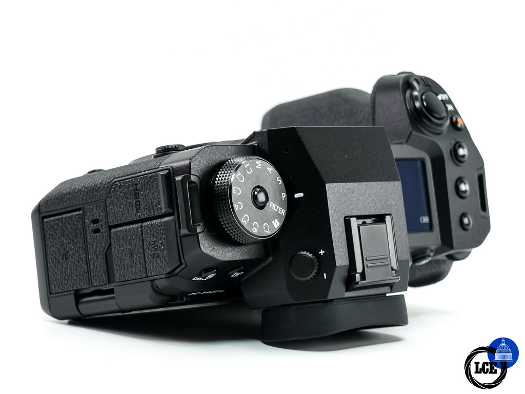 FujiFilm X-H2s Body * BOXED + SPARE BATTERY *