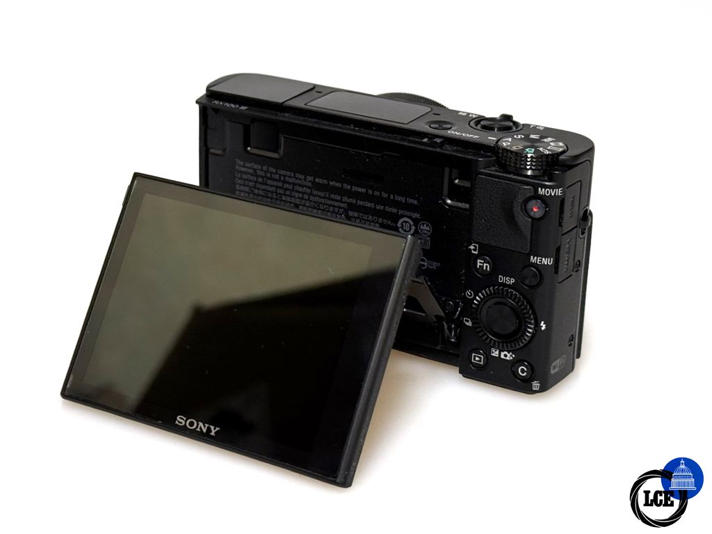 Sony DSC-RX100 M3 + Leather case and AG-R2 Grip 