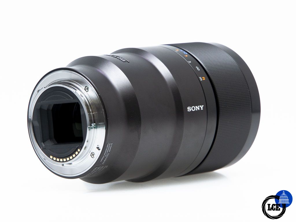 Sony FE 90mm f/2.8 Macro G OSS