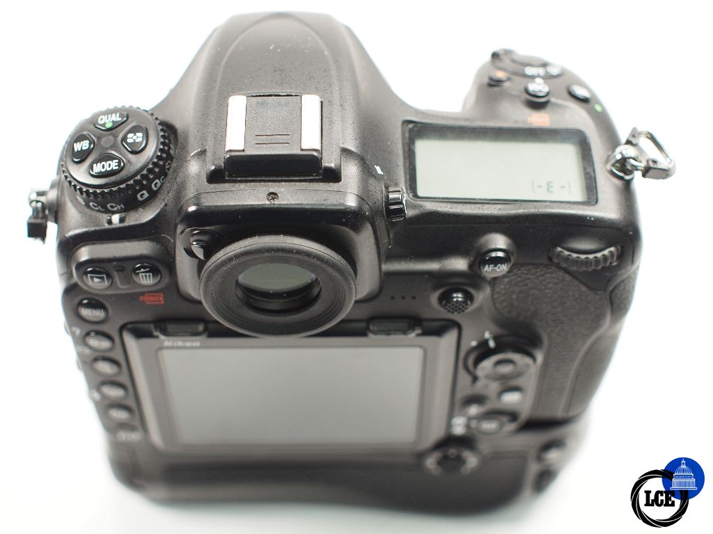 Nikon D500 body with Meike grip  71k sc