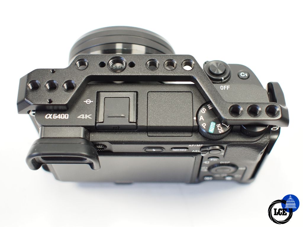 Sony A6400 + 16-50mm with smallrig cage