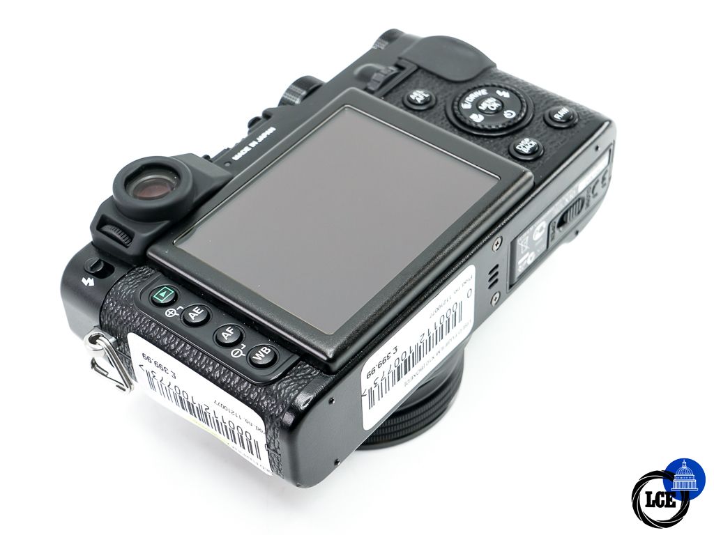 FujiFilm X10 * BOXED *
