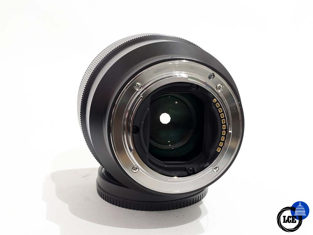 Nikon FE 85mm f1.8