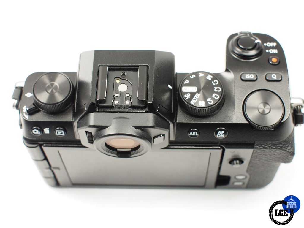 FujiFilm X-S10 Body shutter count 1262