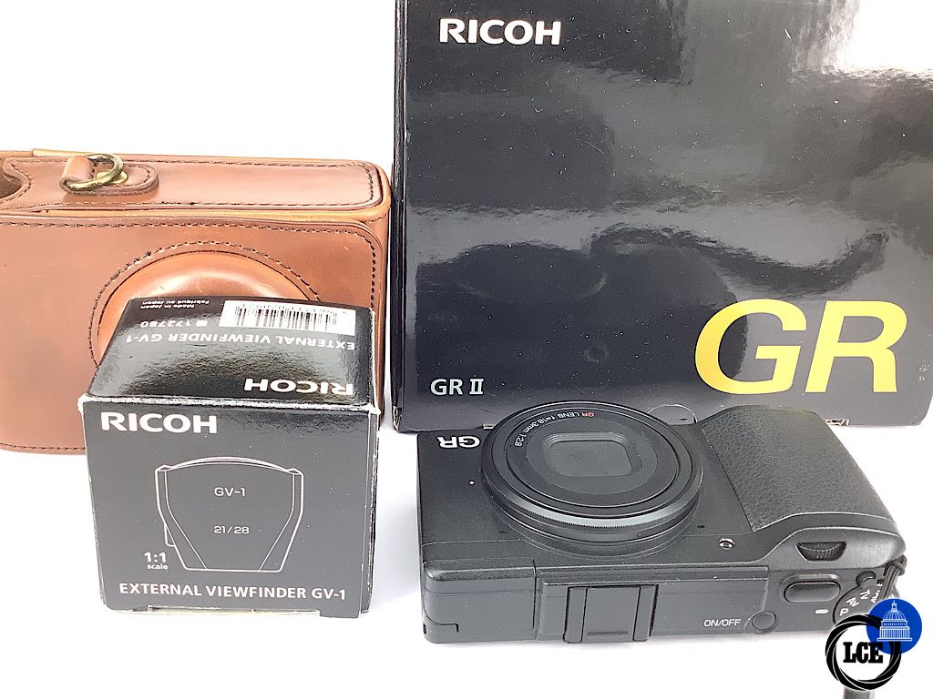 Ricoh GR II & GV1