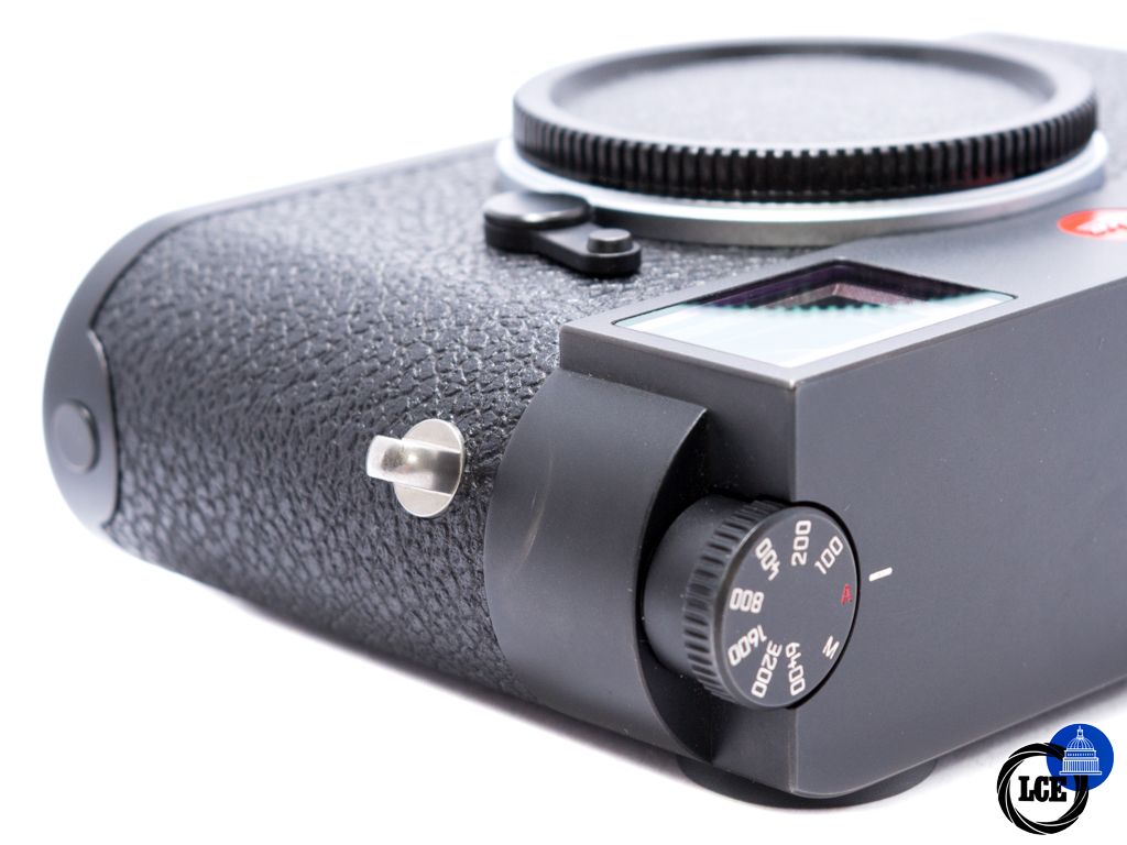 Leica M10-R  Black-Chrome + Leica Hand Grip *Boxed*