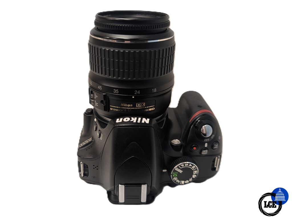 Nikon D3200 + 18-55mm F3.5-5.6 DX ED II - Low 5600 Shutter Count! 