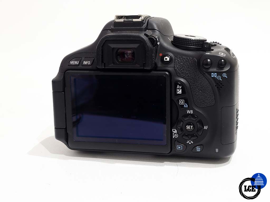 Canon EOS 600D + 18-55mm IS