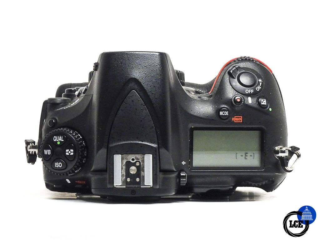 Nikon D810 + MB-D12