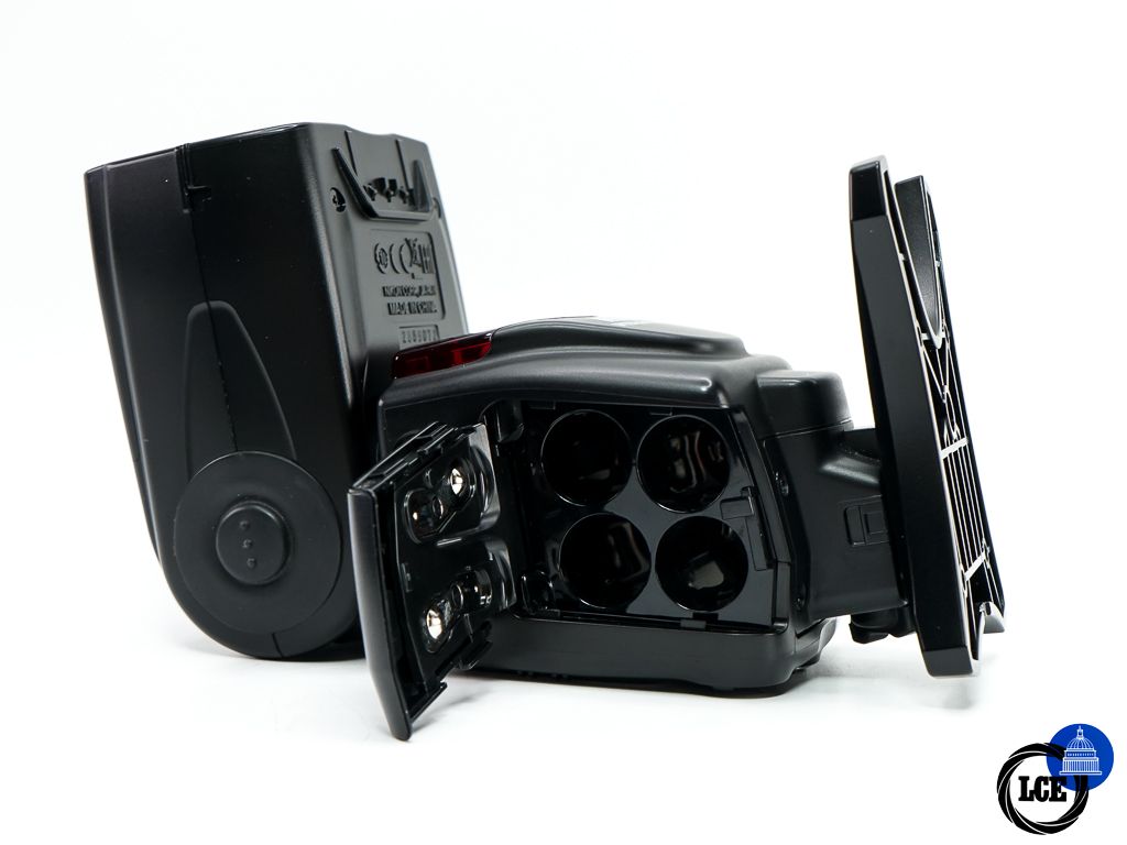 Nikon SB-700 SPEEDLIGHT * BOXED *