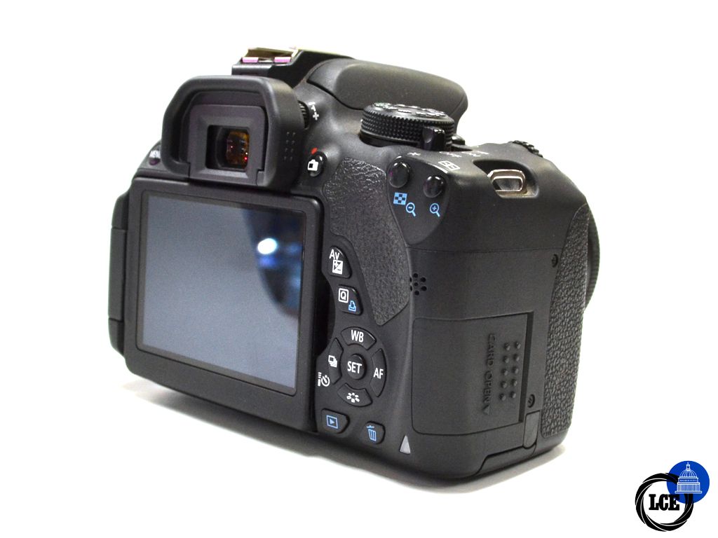 Canon 700D + 18-55mm F3.5-5.6 IS STM
