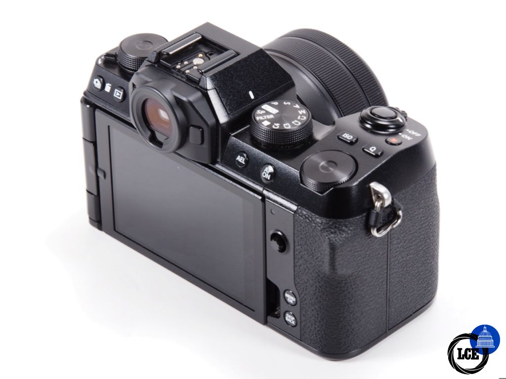 FujiFilm X-S10 & 15-45mm
